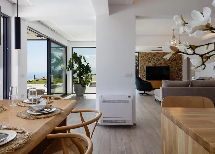 Villa Empire With Magical Sea View *