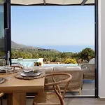 Empire With Magical Sea View Vila