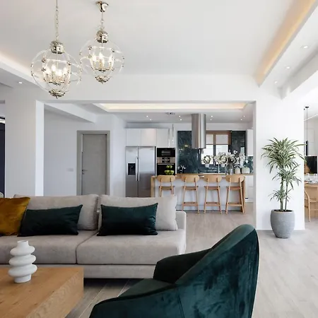 Empire With Magical Sea View * Hanya