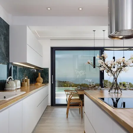 Empire With Magical Sea View * Hanya