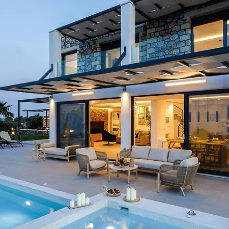 Villa Empire With Magical Sea View *